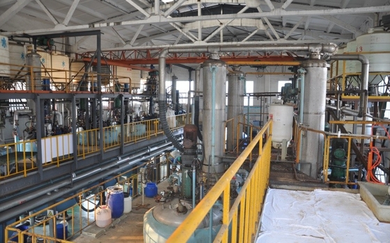 Ammonium Chloride Polydadmac Flocculating Agent Viskositas Rendah Warna Terang Poly Dimethyl Diallyl